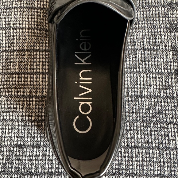 EXCELLENT Calvin Klein Women's Suzie Loafer - Picture 3 of 11
